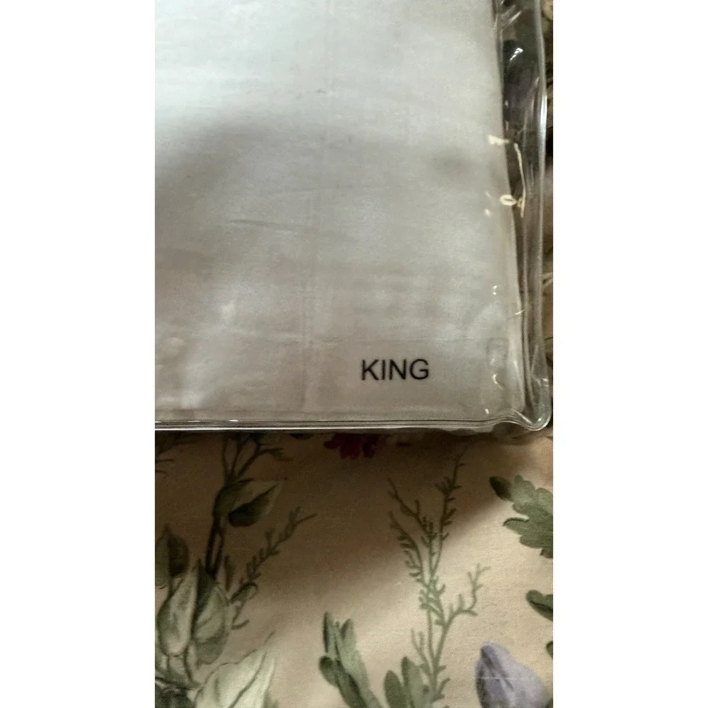 NEW Frette King Duvet Set White-Grey. Duvet And 2 Pillowcases